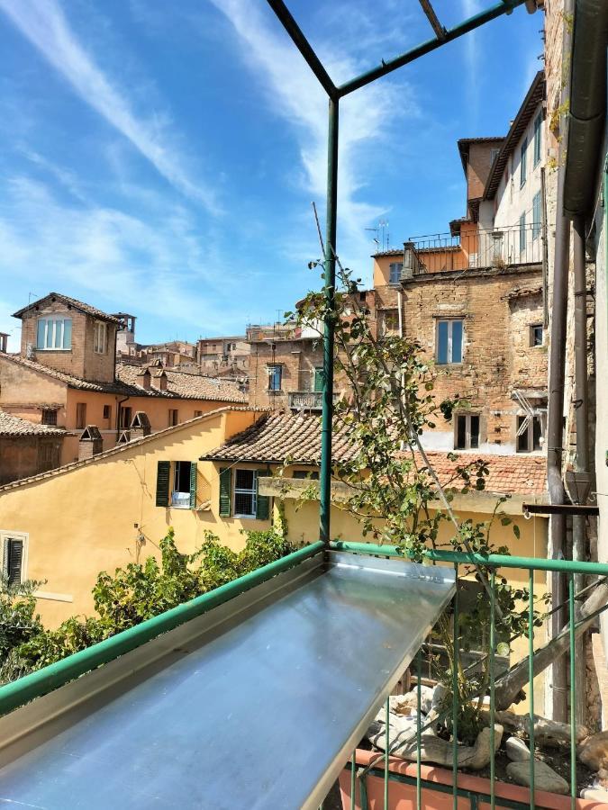 Azzi B&B Comfortably, In The Quietness Of The Perugia Historical Centre Екстериор снимка