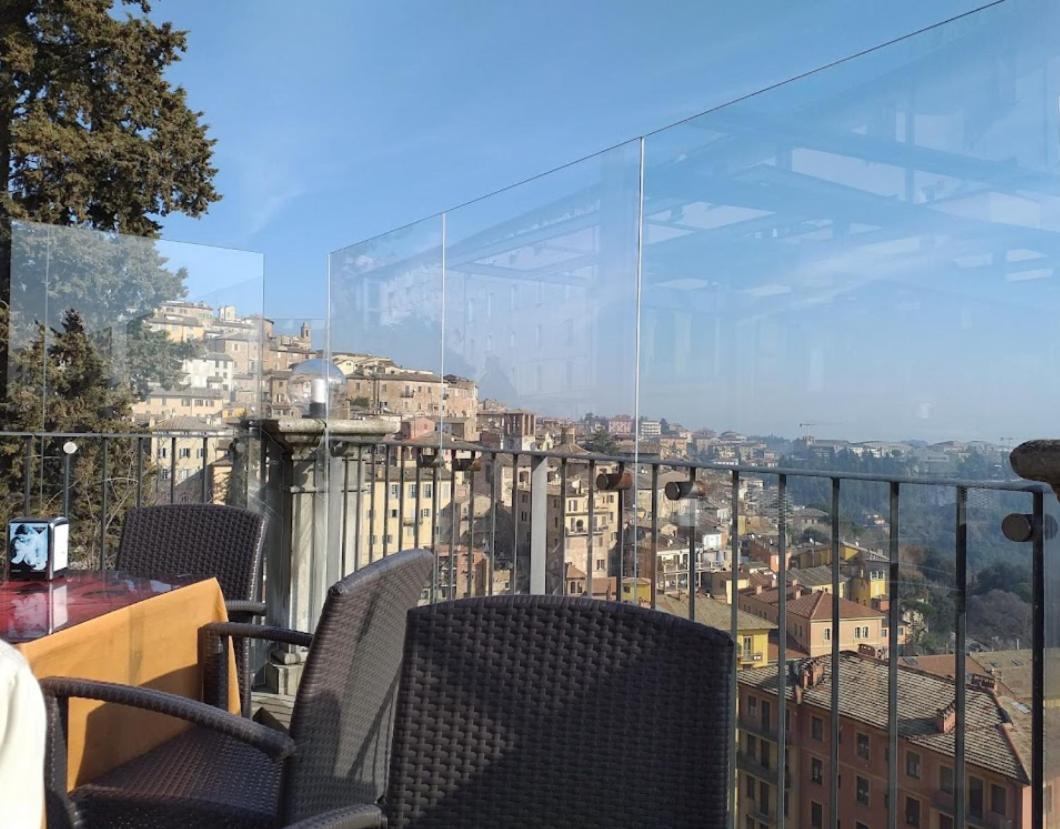 Azzi B&B Comfortably, In The Quietness Of The Perugia Historical Centre Екстериор снимка