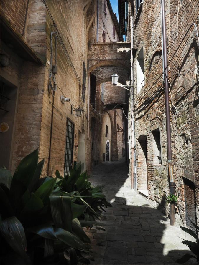 Azzi B&B Comfortably, In The Quietness Of The Perugia Historical Centre Екстериор снимка